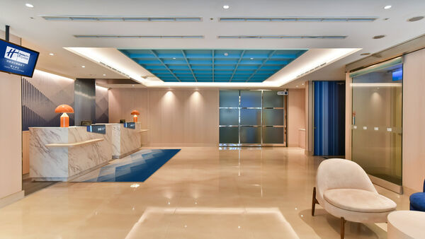 ▲台北車站智選假日酒店,五月家青旅北車館。（圖／業者提供）