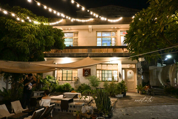 ▲▼鹿港老屋改建「大手咖啡」。（圖／部落客水晶提供）