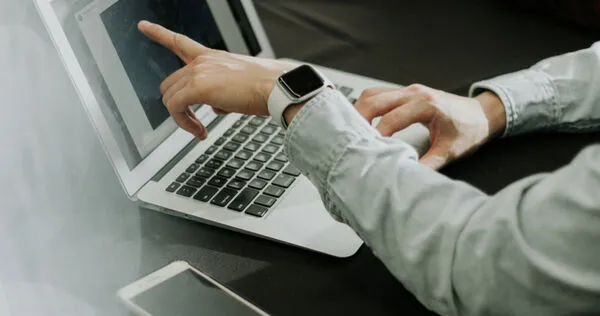 徵信社徵「感情破壞專員」職缺。（示意圖／翻攝自unsplash）