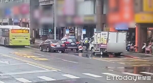 ▲警方事後找到持鋸子恐嚇妻子的莽夫楊男。（圖／記者張君豪翻攝）