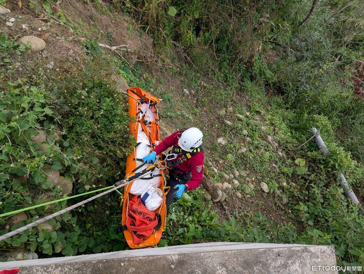 強化山域搜救效能！　南消第二大隊虎頭山實戰訓練提升救援能力