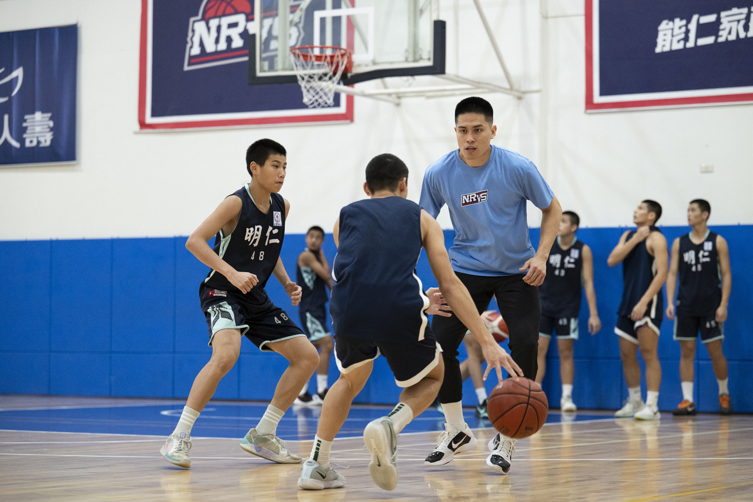 ▲▼「林正明公益籃球協會」成立，吳永盛、林庭謙、陳盈駿、林彥廷指導基層籃球員。（圖／林正明公益籃球協會提供）