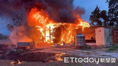台南後壁木造平房突燃全面燃燒　消防16車29人撲滅無人傷