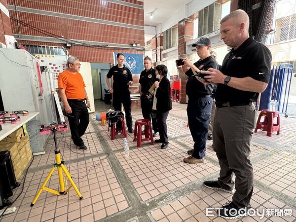 ▲美國消防無人機專家團隊參訪台南消防局義消通訊中隊無人機救災中心，觀摩標準化訓練與科技應用。（記者林東良翻攝，下同）
