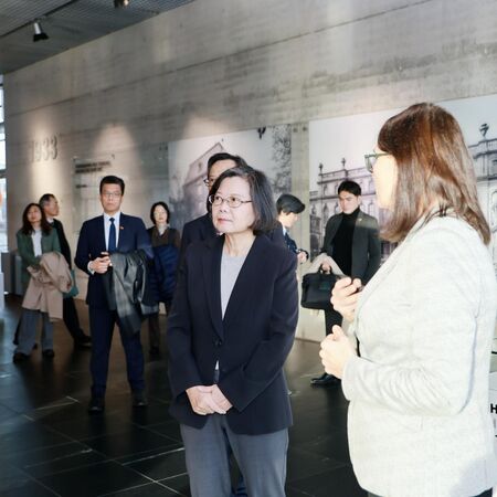 ▲▼前總統蔡英文參訪德國柏林圍牆。（圖／蔡英文臉書）