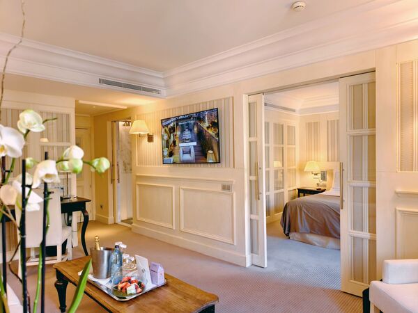 ▲▼巴塞隆納地段絕佳五星級飯店，聖家堂景觀     。（圖／部落客珊莎提供）