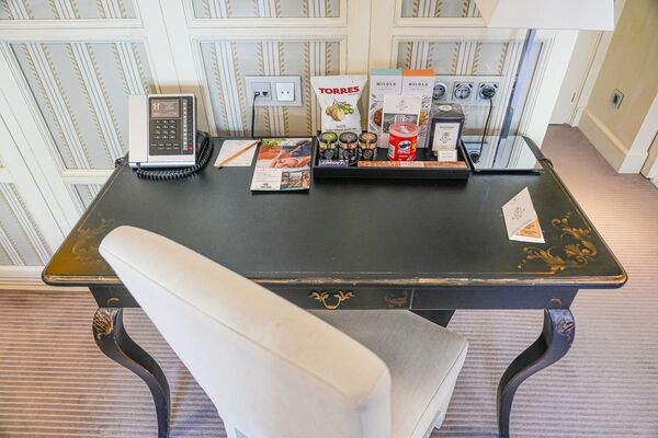 ▲▼巴塞隆納地段絕佳五星級飯店，聖家堂景觀     。（圖／部落客珊莎提供）