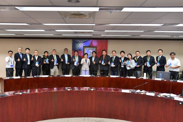 ▲▼內政部長劉世芳召開記者會，表揚丹娜絲風災的民間修繕團隊。（圖／內政部提供）