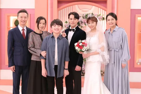 ▲《好運來》王瞳跟黃文星拍攝婚紗照。（圖／民視提供）