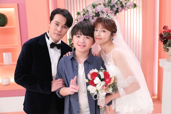 ▲《好運來》王瞳跟黃文星拍攝婚紗照。（圖／民視提供）