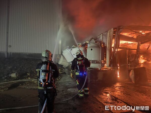▲▼新竹家具行火警。（圖／記者楊永盛翻攝）