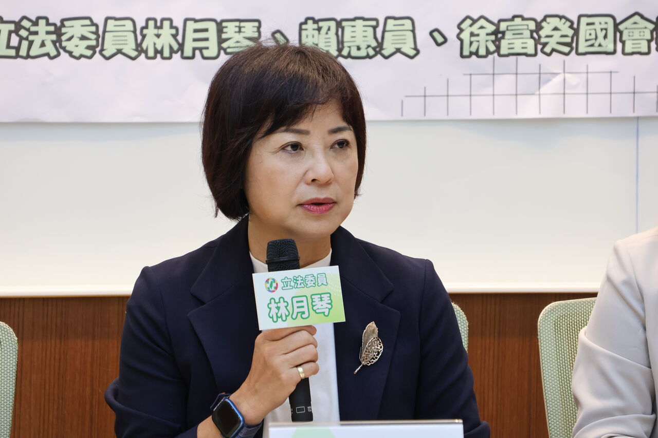 藍擬推0到6歲免健保費 綠委拋3問:救急還是灑糖?