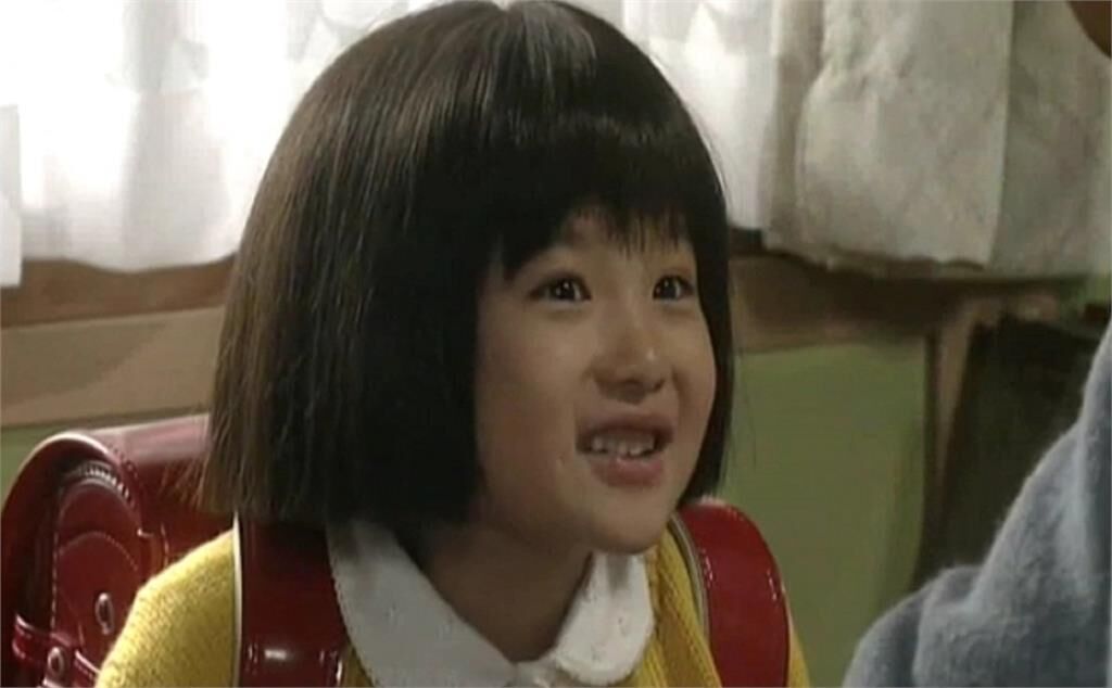 ▲▼真人版「小丸子」長大變美女學霸　精通4國語言多益970分。（圖／翻攝自X）