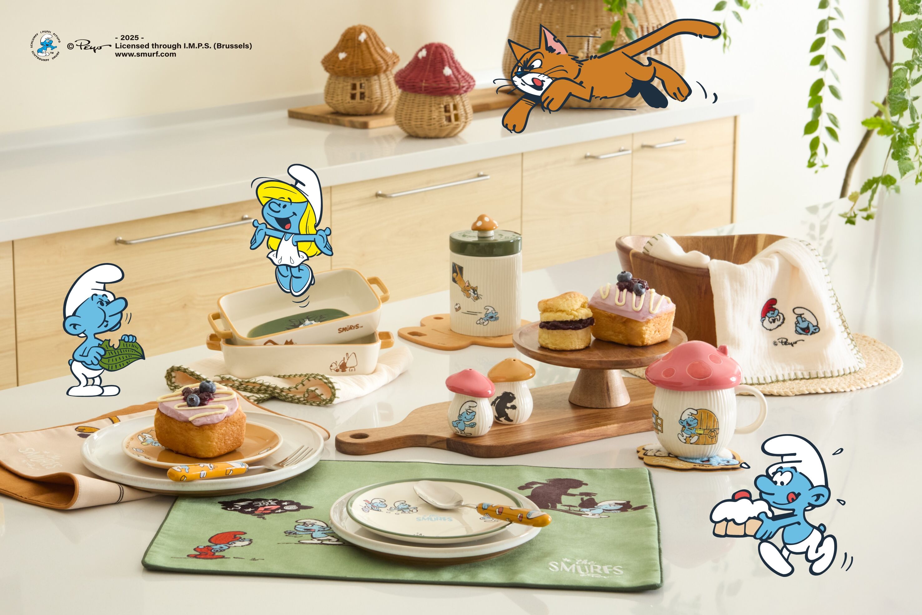 ▲HOLA與《藍色小精靈 The Smurfs》推出限量聯名系列。（圖／業者提供）