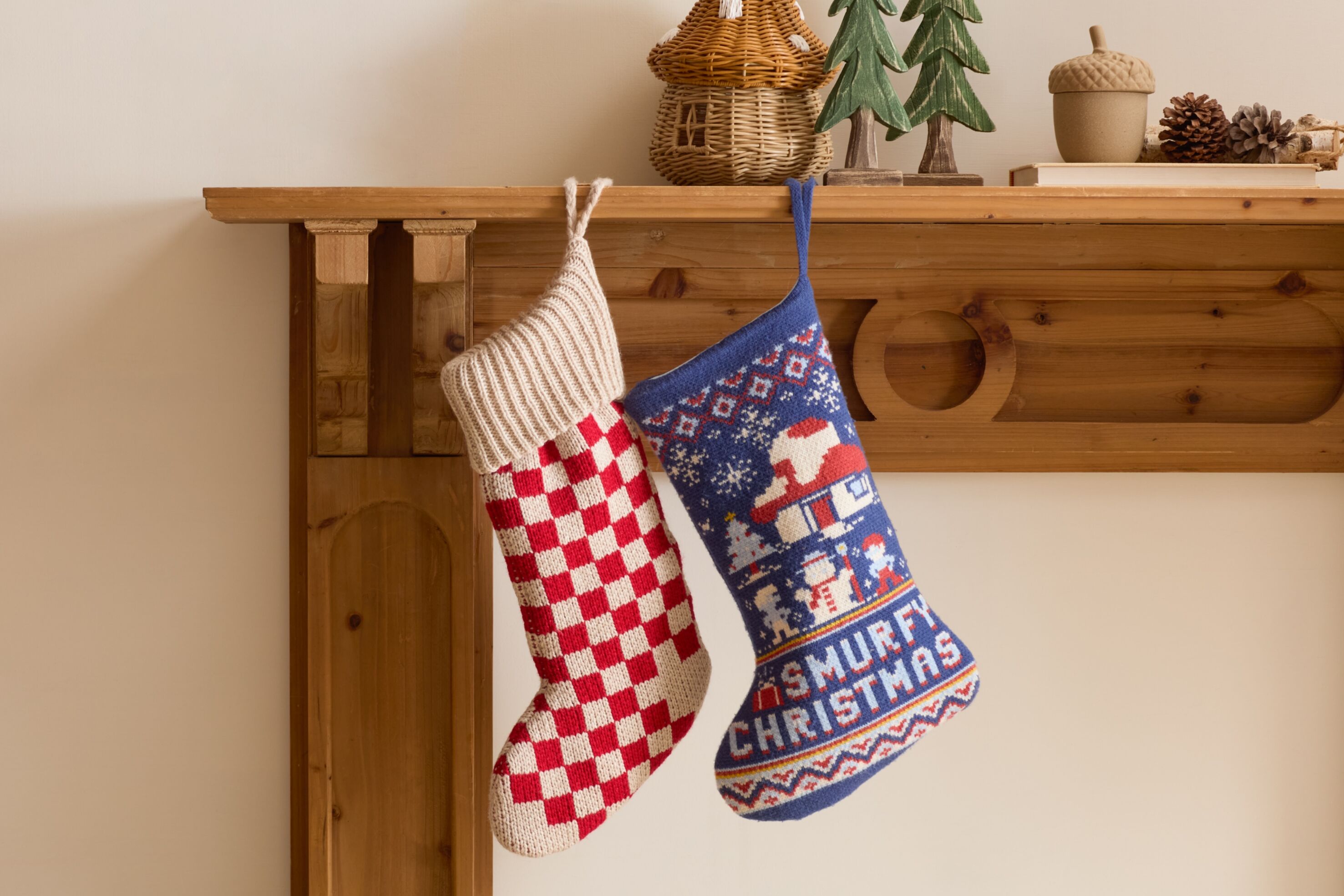 ▲HOLA與《藍色小精靈 The Smurfs》推出限量聯名系列。（圖／業者提供）