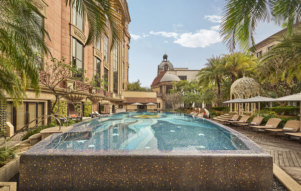 ▲台北文華東方酒店「豪華客房」、「行政都會套房」、米其林一星中餐廳「雅閣｣及芳療。（圖／業者提供）