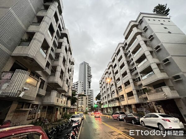 ▲▼     天母,廢墟        。（圖／記者項瀚攝）