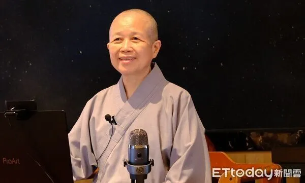 ▲釋昭慧認為政客爭先大撒幣非人民之福，且讓台灣人被認為「很愛錢」，這並非好事。（圖／引自釋昭慧臉書）