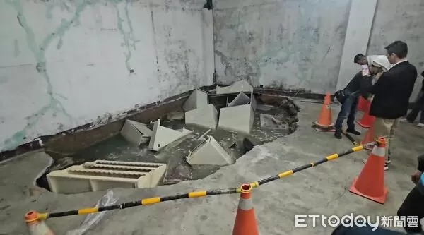 ▲該工地先前就曾導致周邊6戶房屋裂縫，復工後又發生地基掏空狀況。（圖／記者郭世賢翻攝）