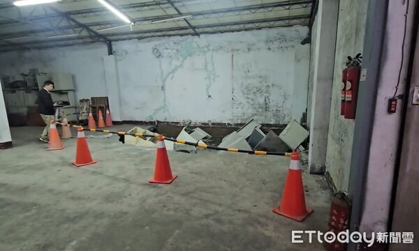▲該工地先前就曾導致周邊6戶房屋裂縫，復工後又發生地基掏空狀況。（圖／記者郭世賢翻攝）