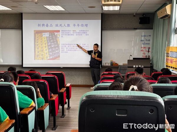 ▲少年隊走進豐榮國小推法治教育、反毒識詐觀念向下扎根。（圖／記者楊晨東翻攝）