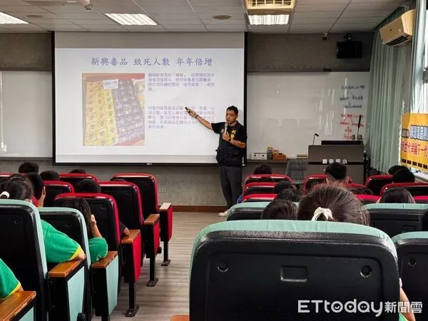 ▲少年隊走進豐榮國小推法治教育、反毒識詐觀念向下扎根。（圖／記者楊晨東翻攝）