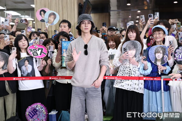 ▲▼ 山下智久 松山機場 接機 。(圖/記者黃克翔攝)