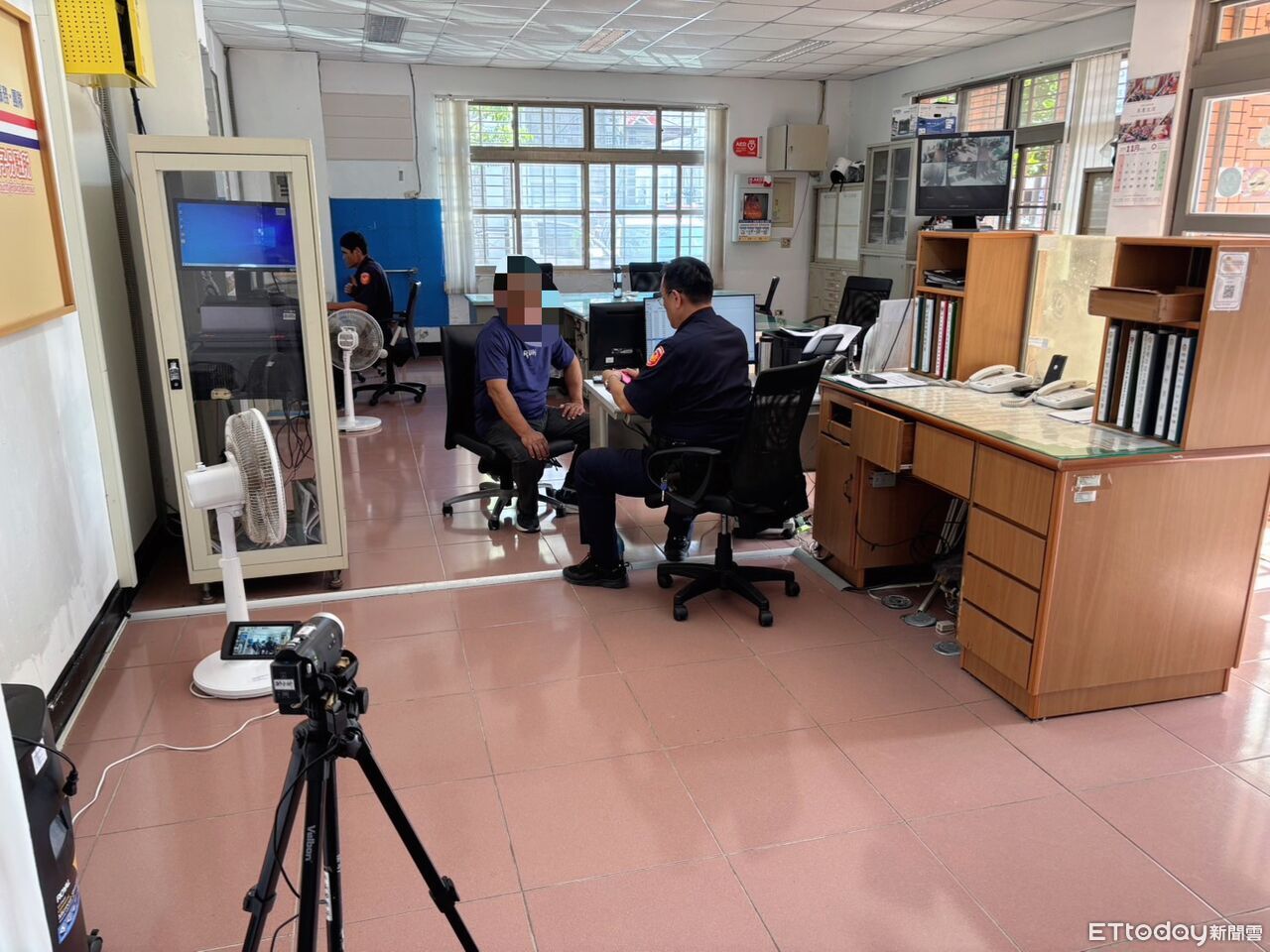 屏東獅子鄉1030人領取普發1萬 枋寮警協助造冊發放