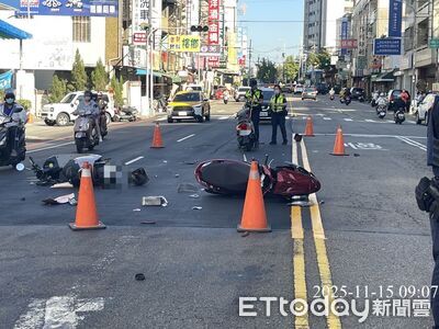 快訊／台中大里車禍3人撞一團！婦耳漏意識不清　25歲騎士壓車下