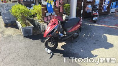 超扯片！婦加完油逆向竄出...害2人撞上　騎士大聲尖叫倒地不起