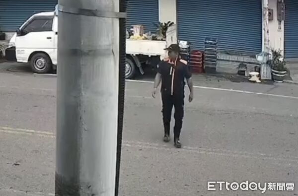 ▲涉嫌詐欺男子跑到飲料店，欲購買飲料請攤商喝，藉此博取信任。（圖／翻攝自Facebook／我是雲林人）