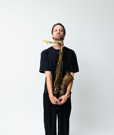 ▲全才製作人cool nel d，14日推出全新Lo-fi專輯 《reel mu$ic》。（圖／夕陽音樂提供）