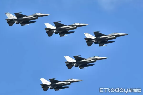 ▲▼110年國慶大會預演,F-16V戰鬥機。（圖／記者李毓康攝）