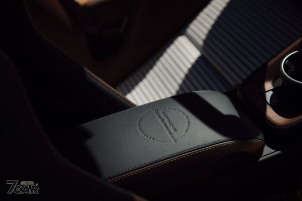 以山海意象詮釋在地自然之美　Porsche 推出致敬臺灣的 911 Carrera T「Formosa」