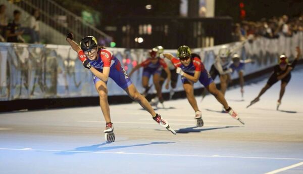 ▲韓國崔因鎬(右)以15分20秒334拿下金牌、蔡承軒(中)僅僅以0.006秒差距驚險打敗趙祖政(右)奪下金牌、屏東林欣妤、李芸錚包辦1000公尺爭先賽大專社會女生組前二。（圖／中華民國滑輪溜冰協會提供）