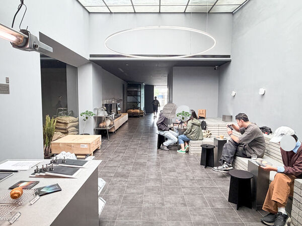 ▲▼引路咖啡大溪旗艦店，單品豆無限暢飲。（圖／部落客viviyu提供）