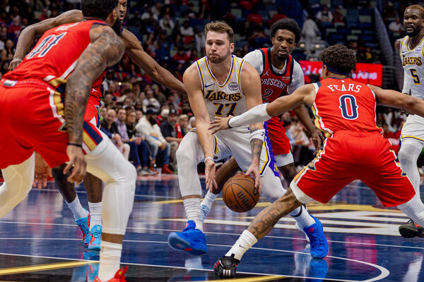 ▲湖人唐西奇、里夫斯。（圖／路透）