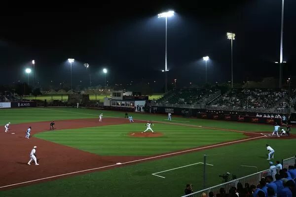 ▲投手騎駱駝進場！杜拜BU職棒首季登場　獨特新規則加快比賽節奏。（圖／達志影像／美聯社）