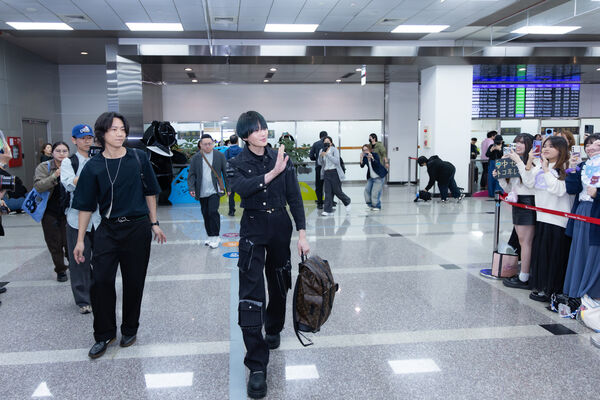 ▲▼八木勇征一路上都親切打招呼。（圖／COME ON JKSSP提供）