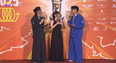 走鐘獎鬧烏龍！正妹網紅被誤認「尷尬畫面全播送」　蔡哥結巴認臉盲