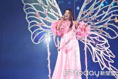 直擊／丁噹激瘦8公斤美成這樣！　「飛5公尺高」變成真人蝴蝶