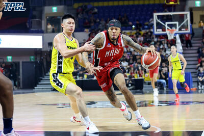 滿場！5500人力挺加持　戰神主場開幕戰洛夫頓轟28分撂倒國王