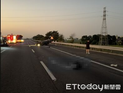 國道死亡車禍！雲林段3車追撞翻覆釀5傷　19歲乘客拋飛當場不治