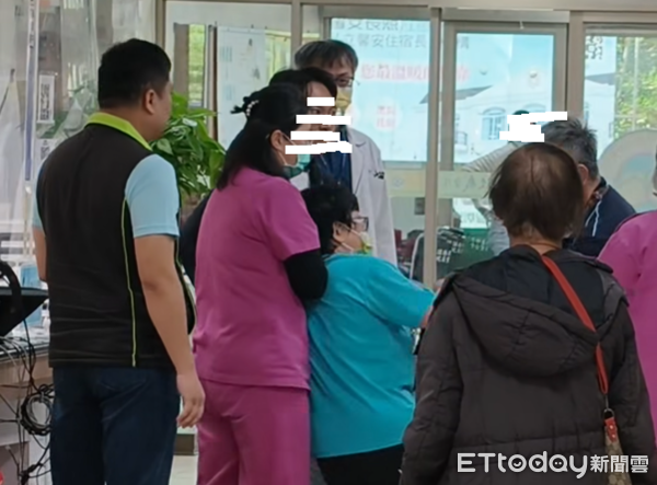 ▲▼不但飆罵院方人員還兩度拉扯醫院電設備，經院方及熱心民眾將李婦隔離後交由警方逮捕。（圖／記者楊熾興翻攝）