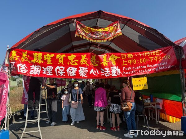 ▲▼  嘉義大林聖賢宮寒冬送暖送新鮮溫體豬肉   。（圖／記者翁伊森攝）