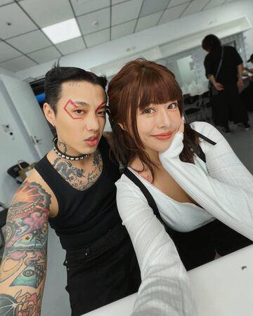 ▲林吟蔚與弟弟Marz23。（圖／翻攝臉書）