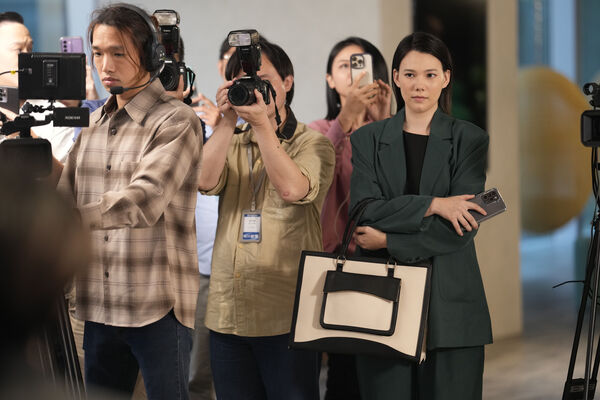 ▲《看看你有多愛我》「網紅媽媽」楊謹華精心操盤的「女兒綁架案」竟弄假成真，林思廷（中）、詹子萱接連遭綁架。（圖／晴天影像提供）