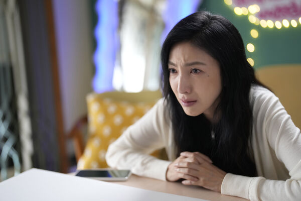 ▲《看看你有多愛我》「網紅媽媽」楊謹華精心操盤的「女兒綁架案」竟弄假成真，林思廷（中）、詹子萱接連遭綁架。（圖／晴天影像提供）