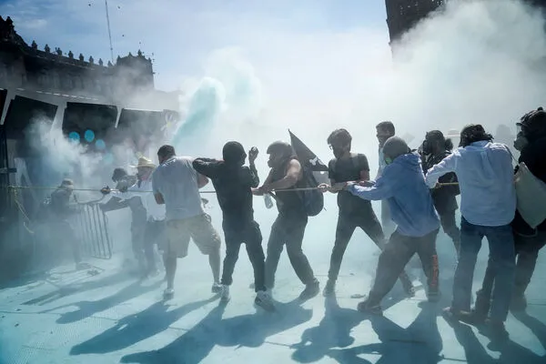 ▲▼ 墨西哥15日發起大規模示威。（圖／路透）