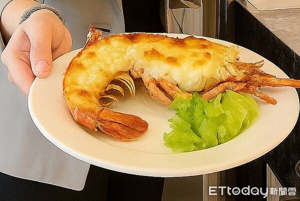 ▲福容桃園機場捷運A8店「香焗龍蝦料理」。（圖／福容桃園機場捷運A8店提供）